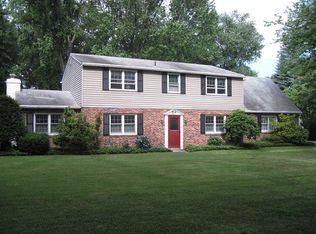 18 Hickory Ln, Malvern, PA 19355