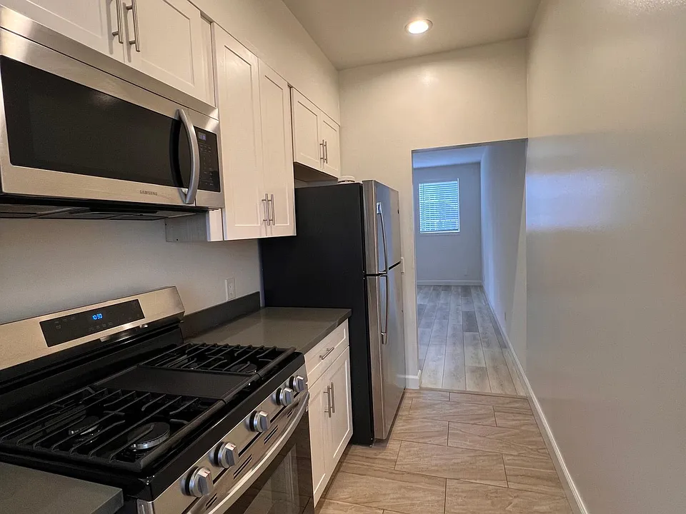 3726 Midvale Ave #2