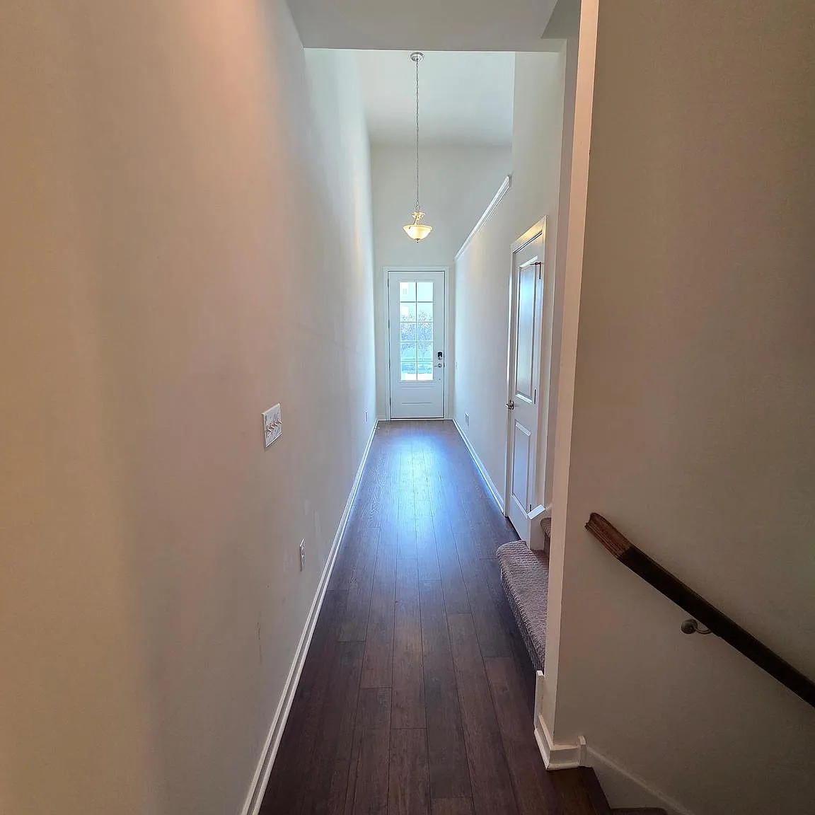 3 bed, 2.5 bath, 2035 sqft, $2,995 — Photo 3