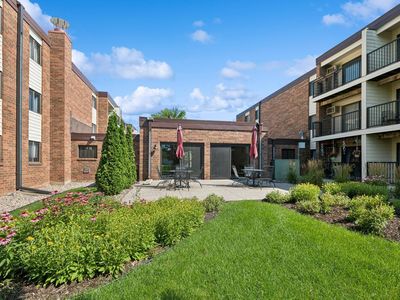 4 Pine Tree Dr APT 324, Arden Hills, MN, 55112