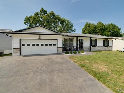 2901 Olde Gloucester Dr, Saint Charles, MO, 63301