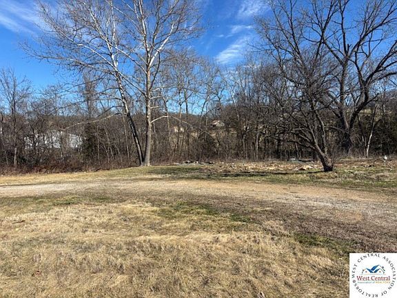 3rd image of 190 State Rd N