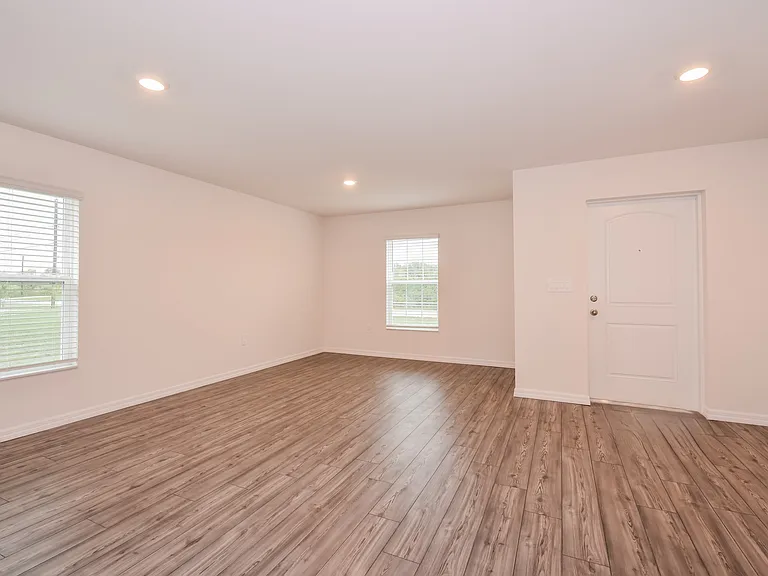 189 Blackstone Dr — Photo 6