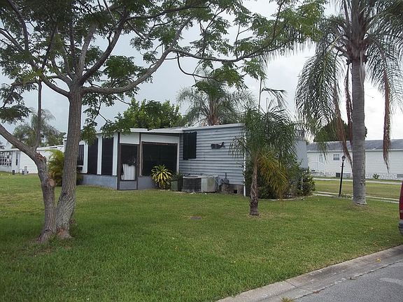 5th image of 944 Pecan Cir