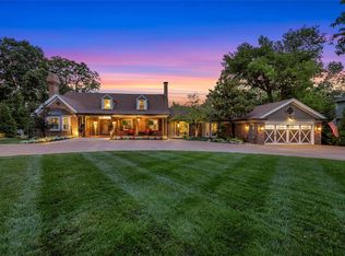 10401 E Watson Rd, Saint Louis, MO 63127