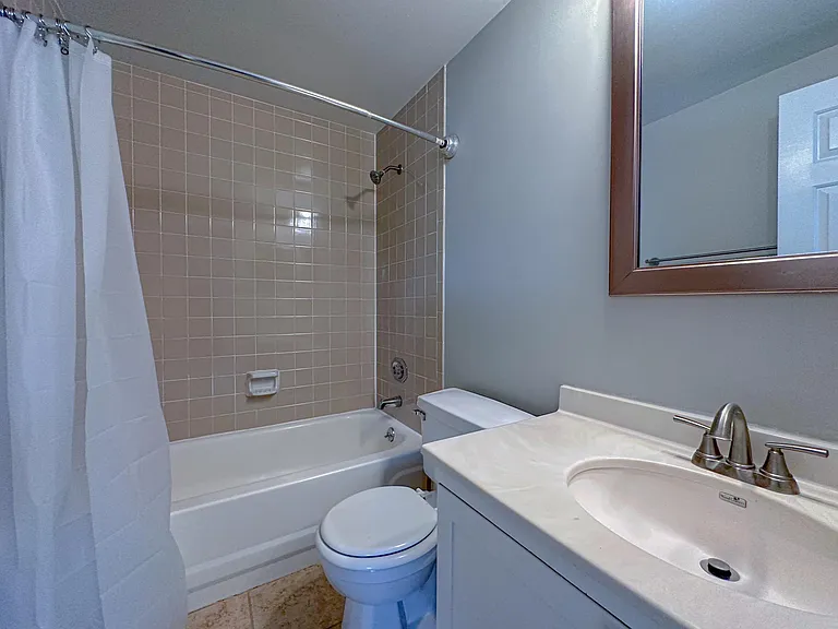 Back Bedroom Private Bath