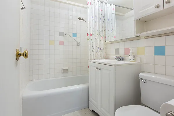 Rented by Douglas Elliman | media 23