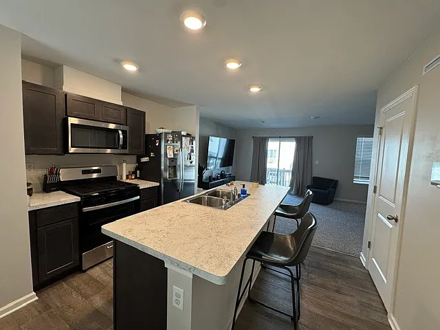 2 bed, 2.5 bath, 1579 sqft, $2,795 — Photo 2