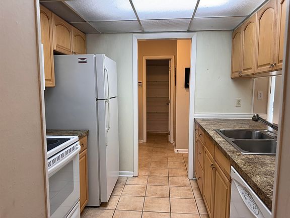 2nd image of 518 Westwood Dr