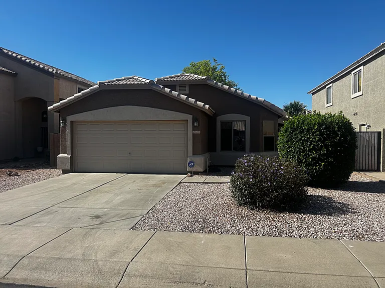 16283 W Statler St — Photo 1