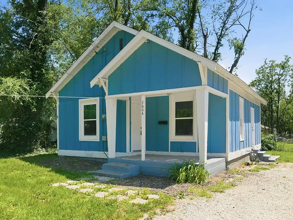 2604 W Calhoun St