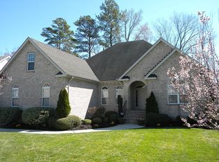 821 Chris Ct, Chesapeake, VA 23322
