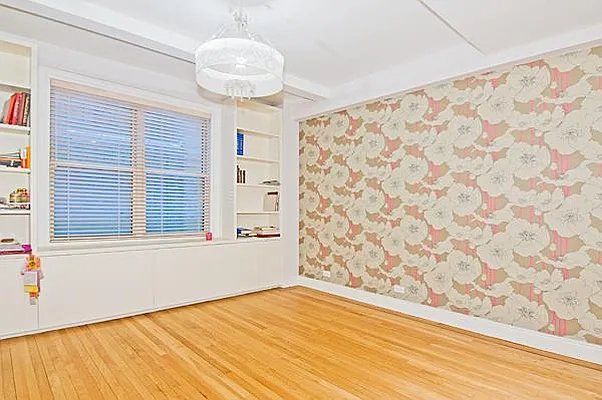 Sold by Century 21 Metropolitan | media 21