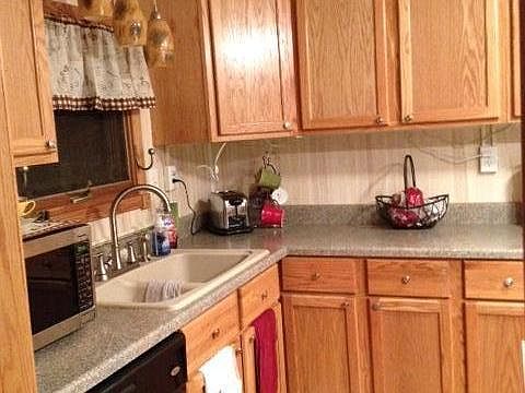 3rd image of 202 Coyote St E