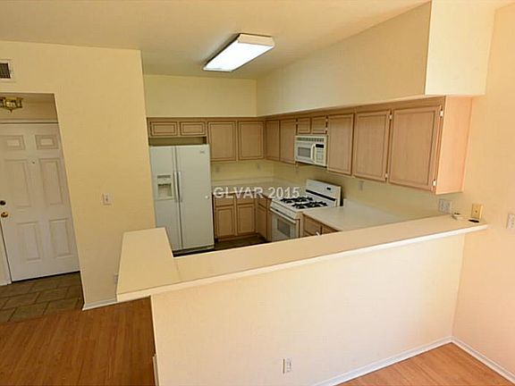 3rd image of 7230 Indian Creek Ln Unit 101