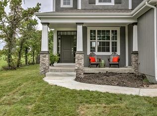 20919 Skyview Ln, Spring Hill, KS 66083