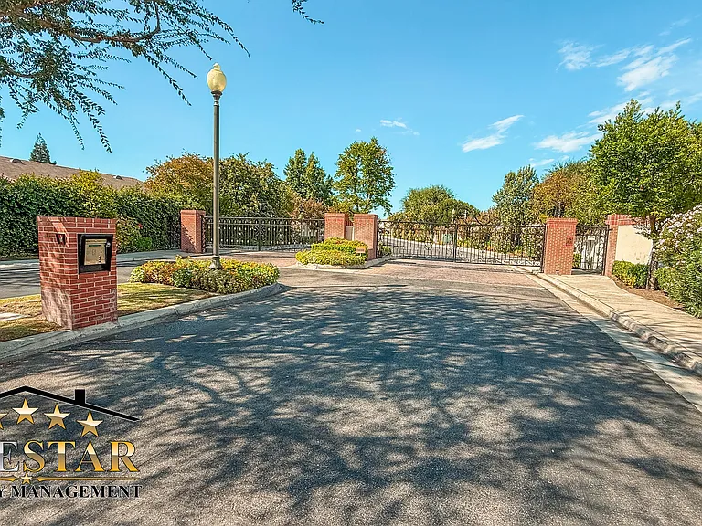 1520 Silk Tree Ct — Photo 4