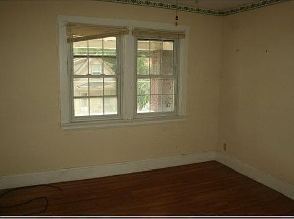 5th image of 1712 Mills Ave