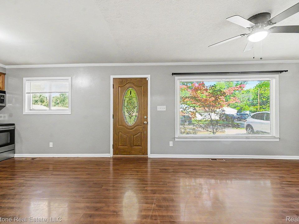 255 W Farnum Ave, photo 9