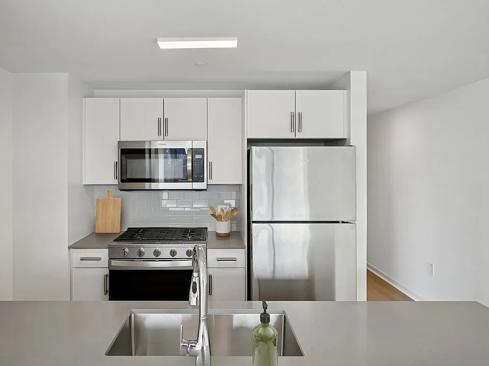Avalon Riverview — Photo 2