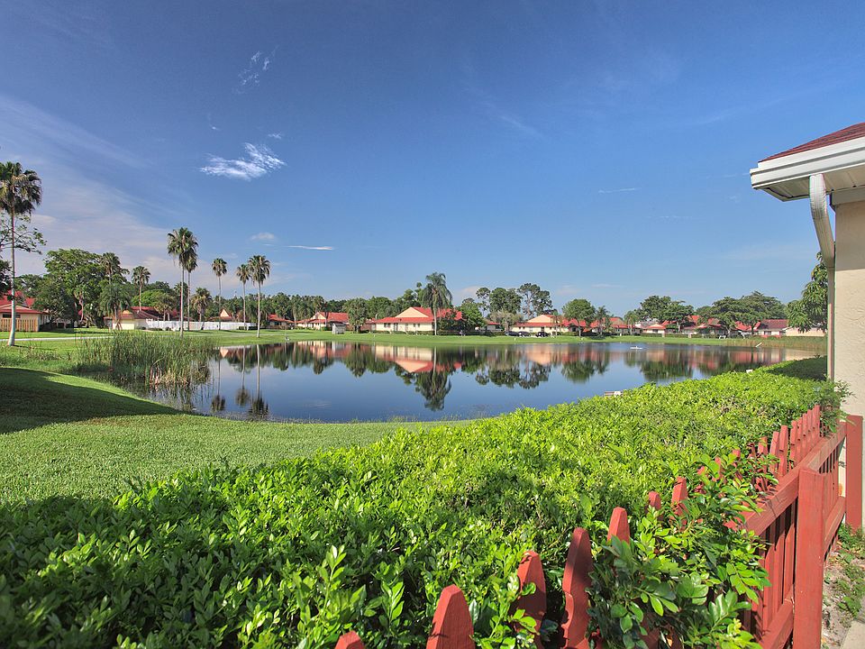 PATIO LAKE VIEW