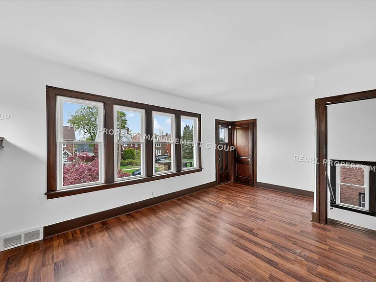 368 Piper Blvd — Photo 6