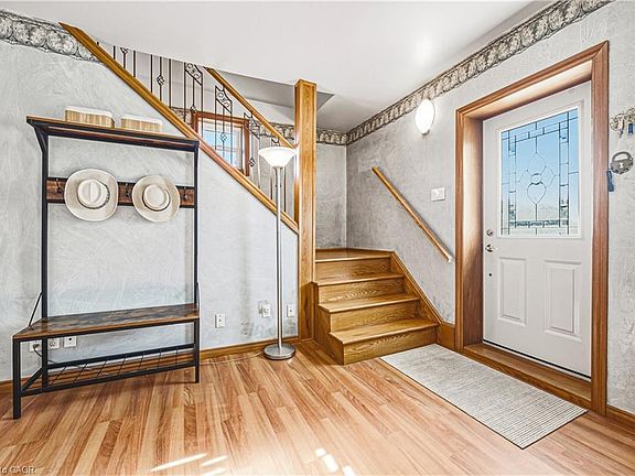 3rd image of 950 Hamilton St