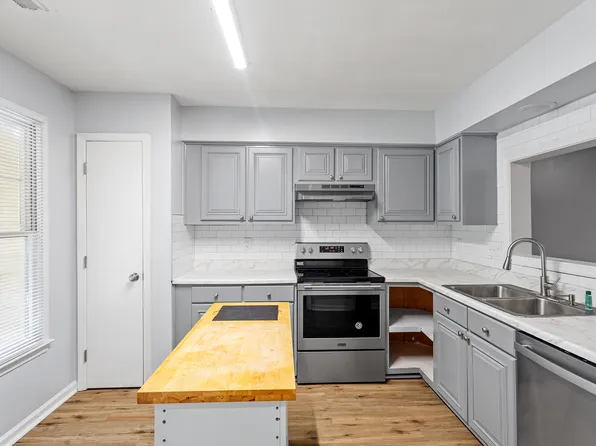 839 Dalewood Dr, Raleigh, NC 27610