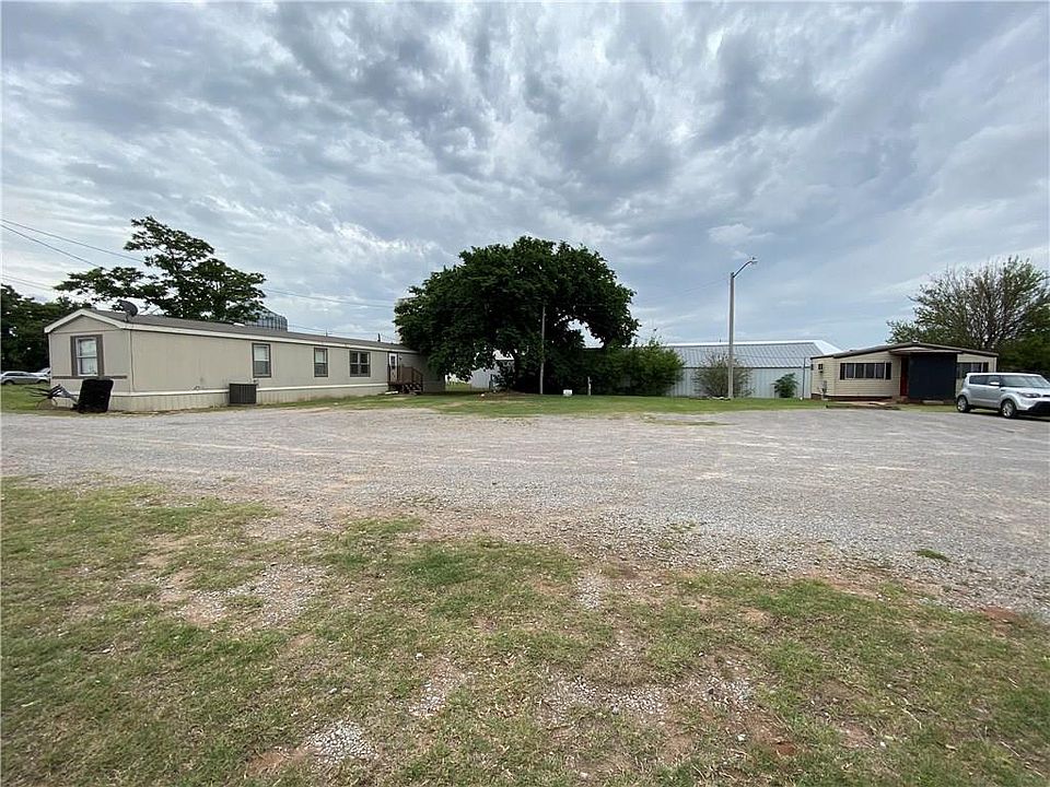 2nd image of 226 N Arapho St