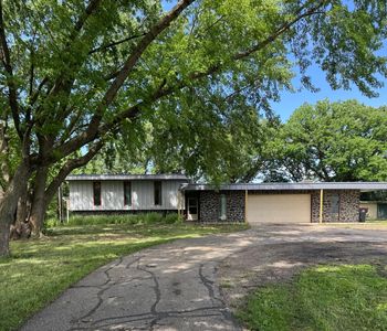 1004 S Ramsey St, Redwood Falls, MN, 56283