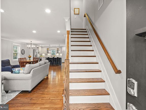 3rd image of 2923 Rogers Dr