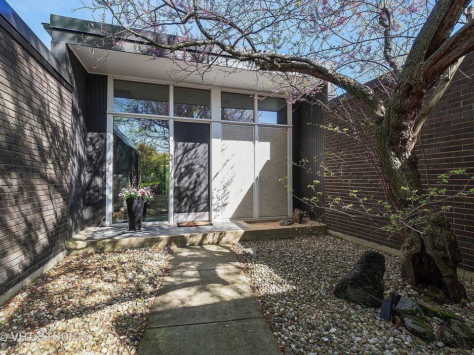 1st image of 284 Hastings Ave