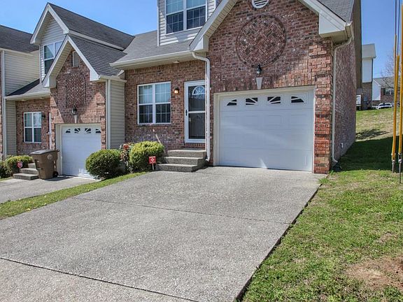 3rd image of 915 Spence Enclave Ct