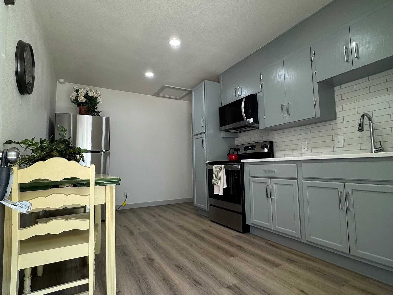 2 bed, 769 sqft, $1,195 — Photo 3