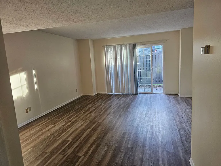 59 Knollwood Cir — Photo 8