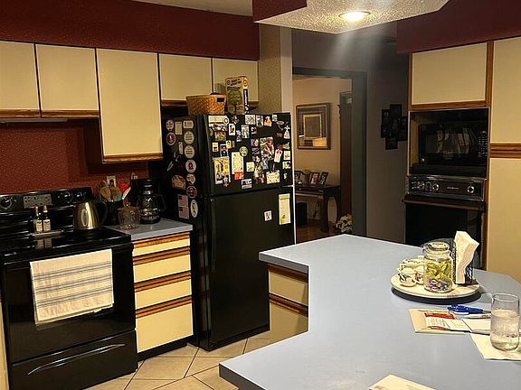 5th image of 9 Westwood Ln