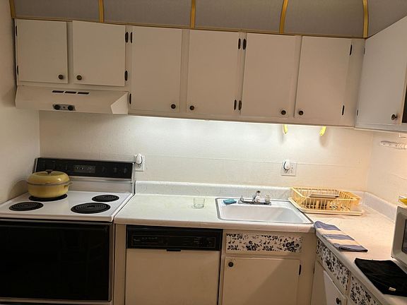 3rd image of 5300 NE 24th Terrace #124