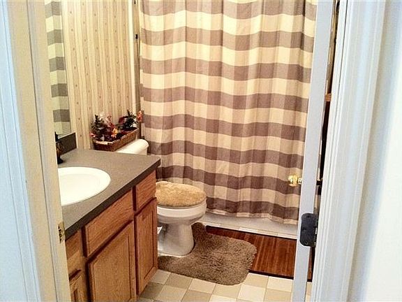 victoriafullbathroom2