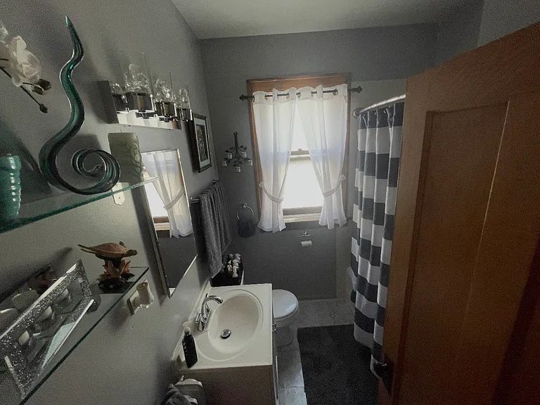5105 W Roscoe St #2 — Photo 9