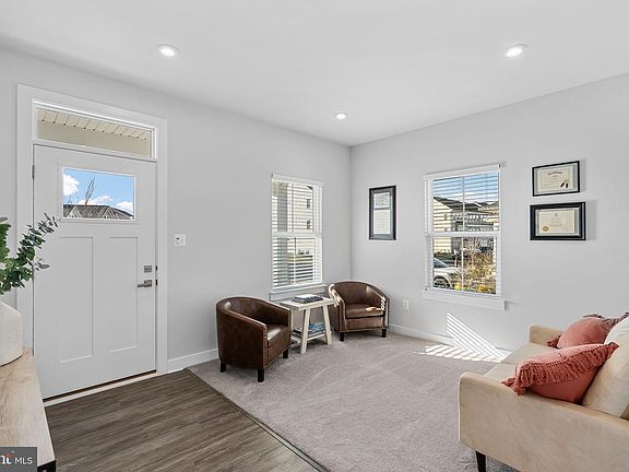 3rd image of 271 Norland Knoll Dr