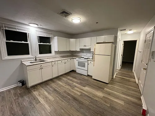 4 Union Ave Photo 1