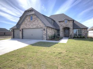 8202 N 74th Ave E, Owasso, OK 74055