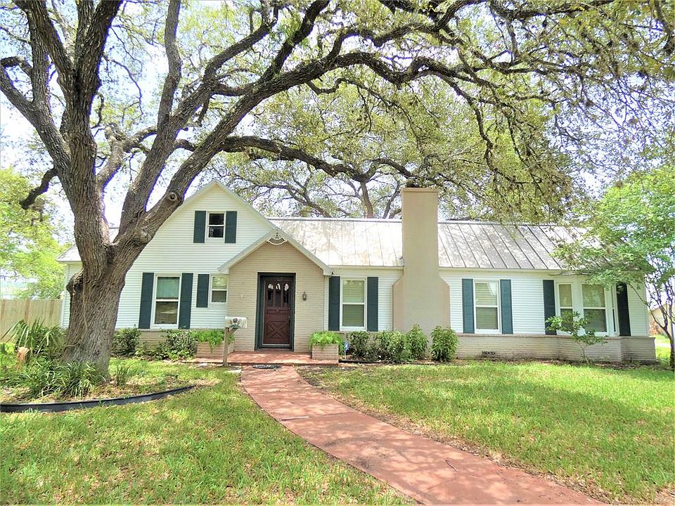 1st image of 700 E Corpus Christi St