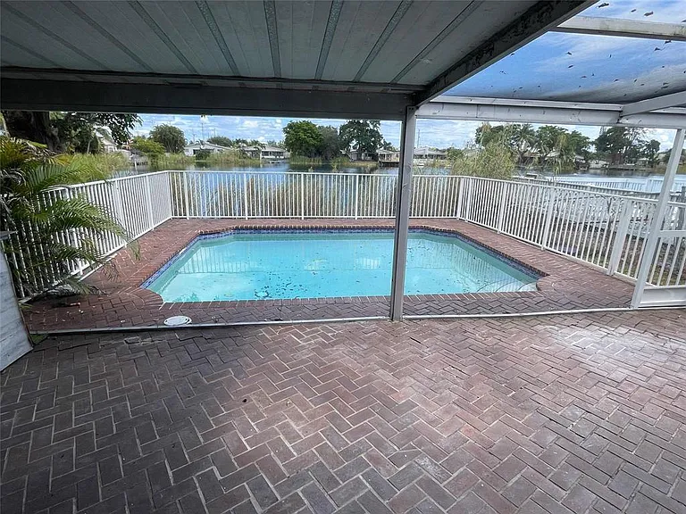 5420 SW 25th Ave — Photo 12