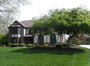 25784 Willowbend Rd, Perrysburg, OH 43551