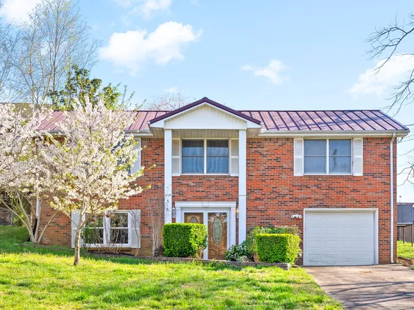 316 Meadowgreen Dr, Clarksville, TN 37040