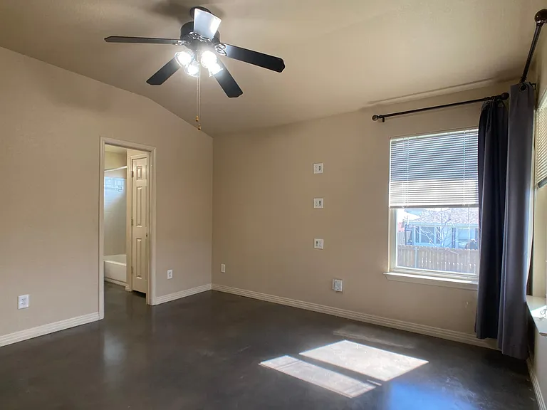 primary bedroom, opposite view