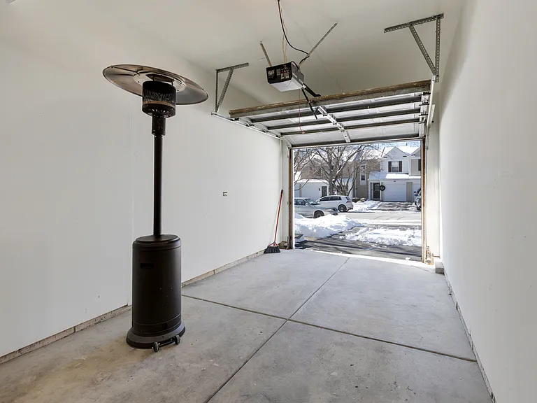 187 Half Moon Cir — Photo 6