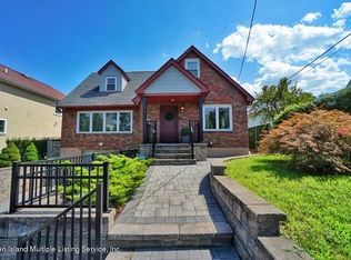 140 Hope Ave, Staten Island, NY 10305
