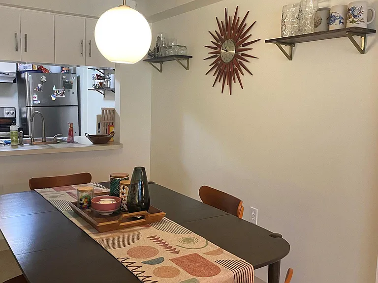Classic 1BR/1BA+den